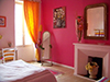 renting-fuchsia-room